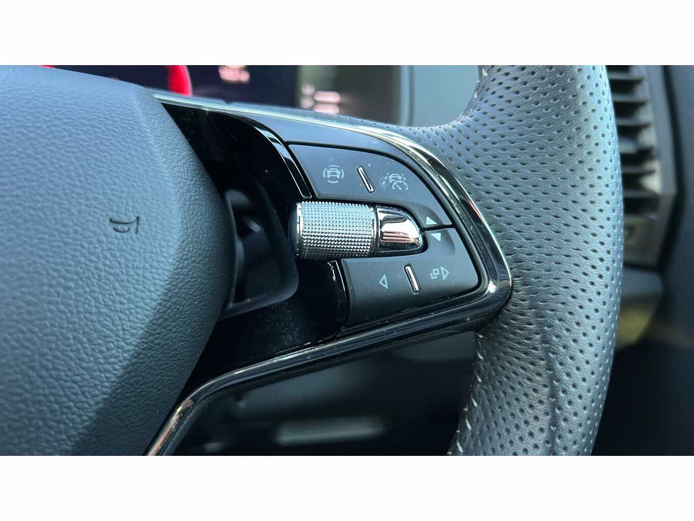 SKODA KAROQ 1.5 TSI Sportline 5dr
