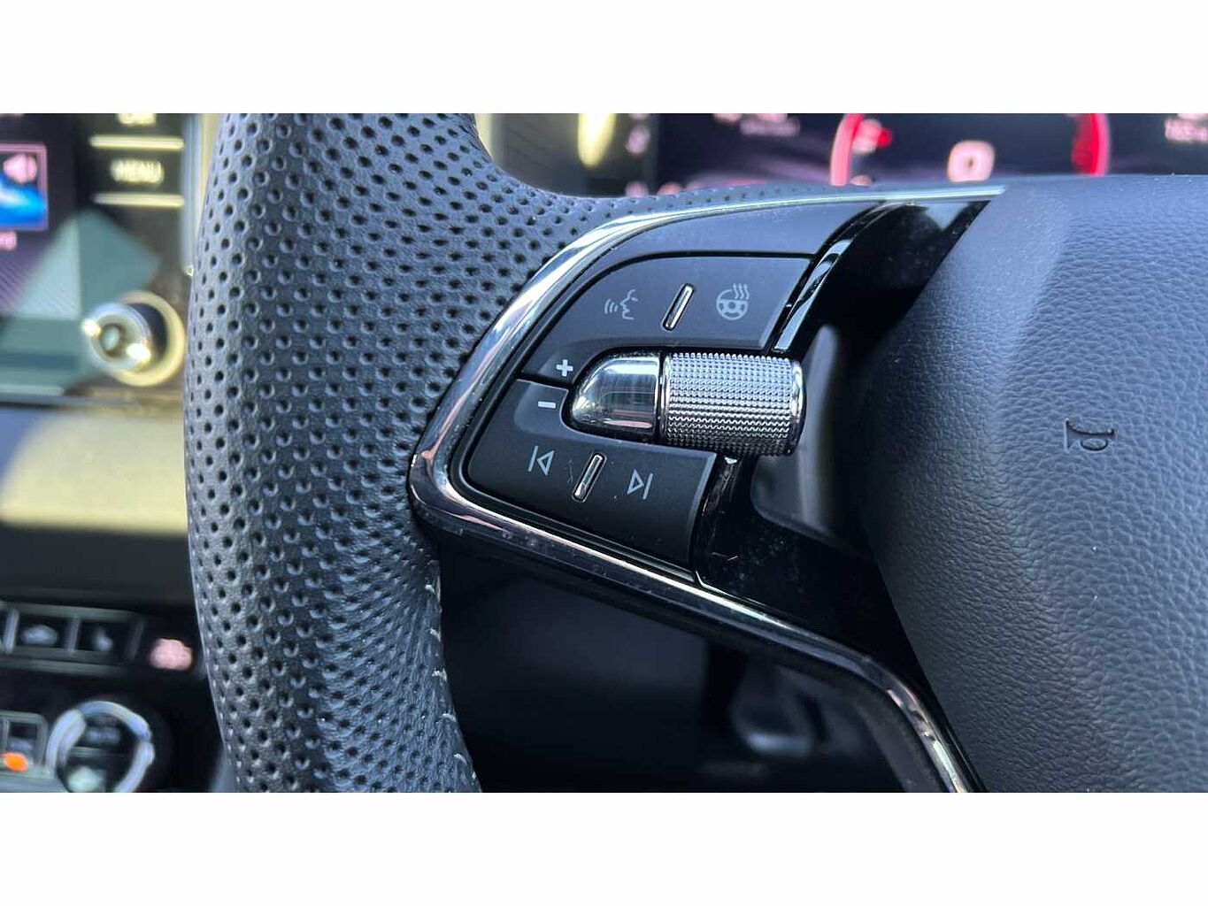 SKODA KAROQ 1.5 TSI Sportline 5dr