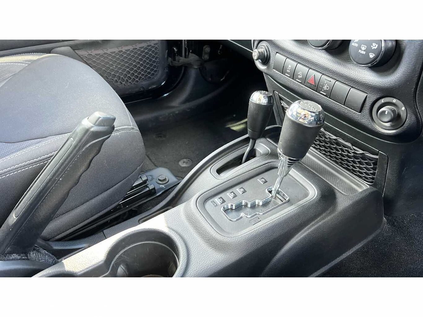 Jeep Wrangler 2.8 CRD Sahara Hard Top 4-Dr