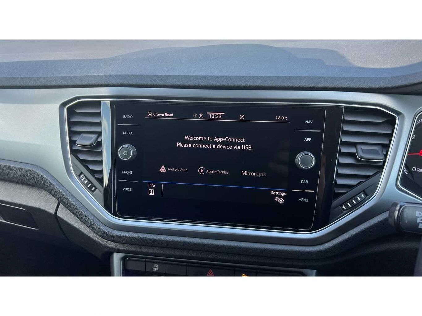 Volkswagen T-ROC 2017 1.0 TSI Active 110PS