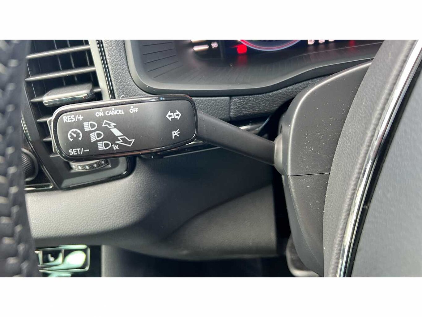 SKODA Karoq SUV 1.5 TSI (150ps) SportLine ACT