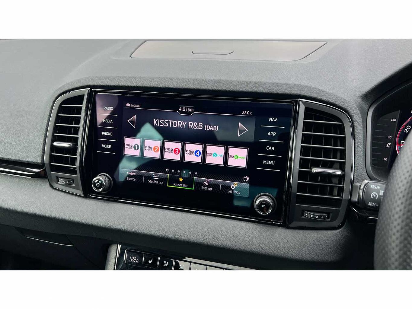 SKODA Karoq SUV 1.5 TSI (150ps) SportLine ACT