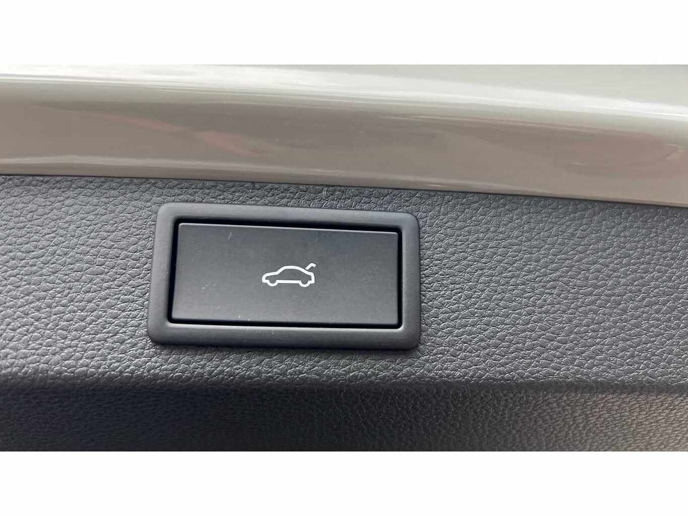 SKODA Karoq SUV 1.5 TSI (150ps) SportLine ACT
