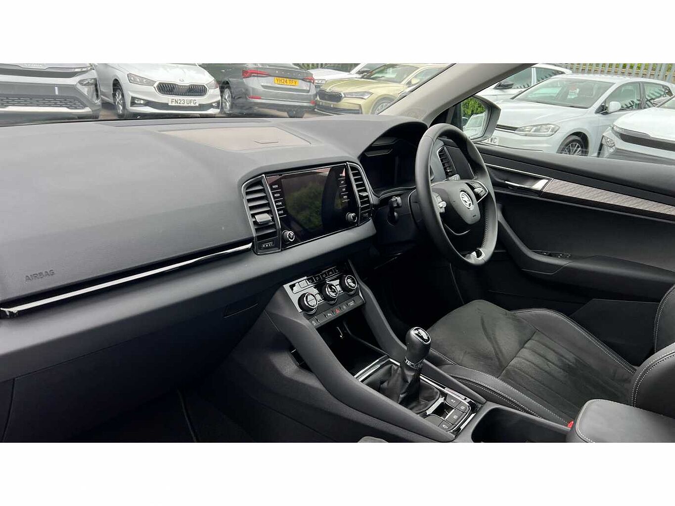 SKODA KAROQ 1.5 TSI SE L 5dr