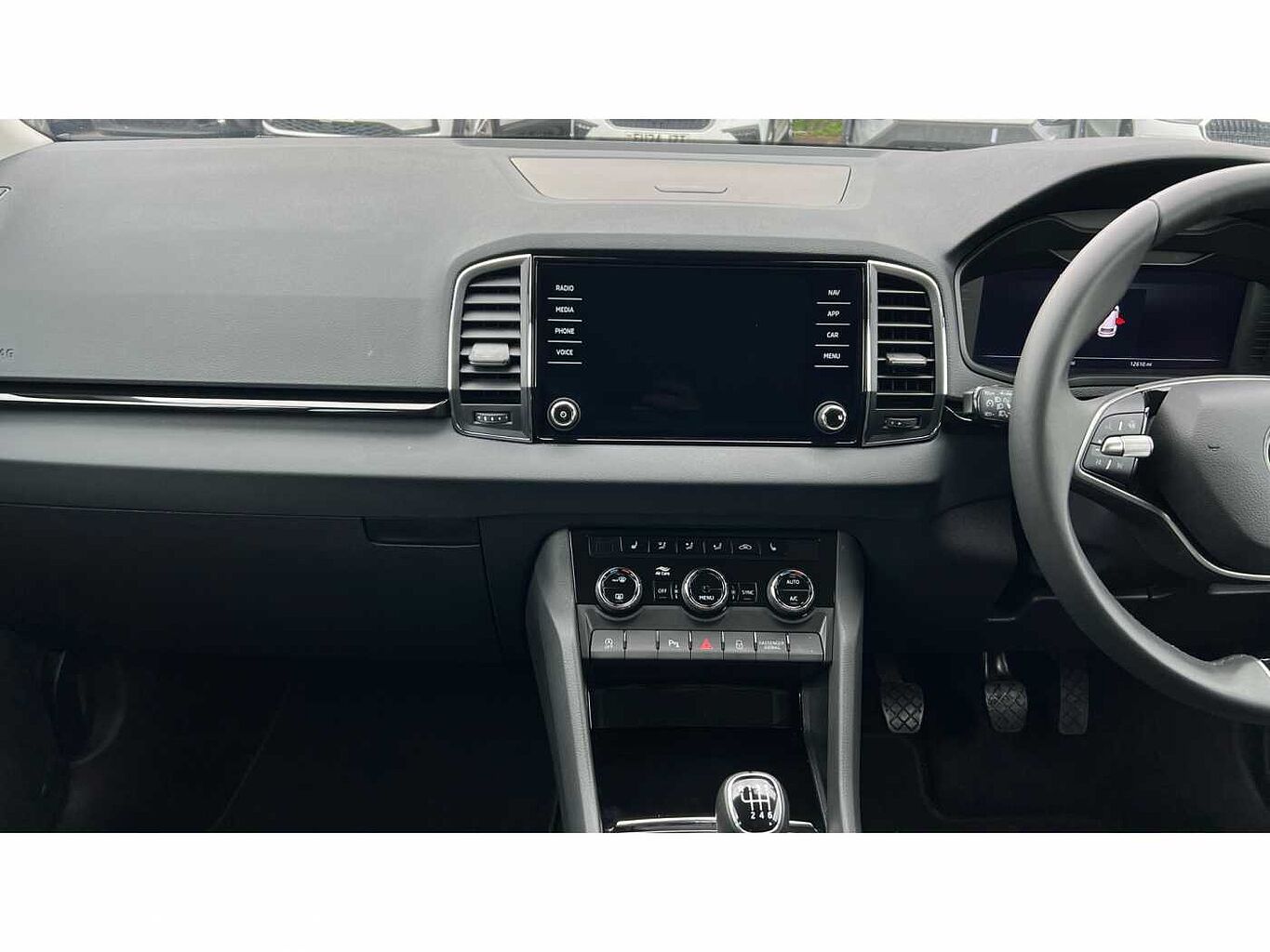 SKODA KAROQ 1.5 TSI SE L 5dr