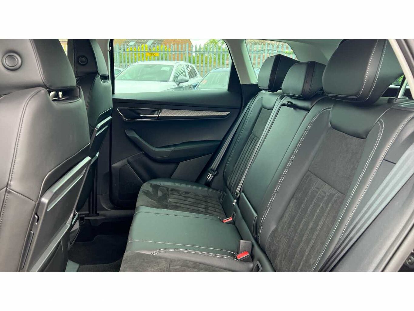 SKODA KAROQ 1.5 TSI SE L 5dr