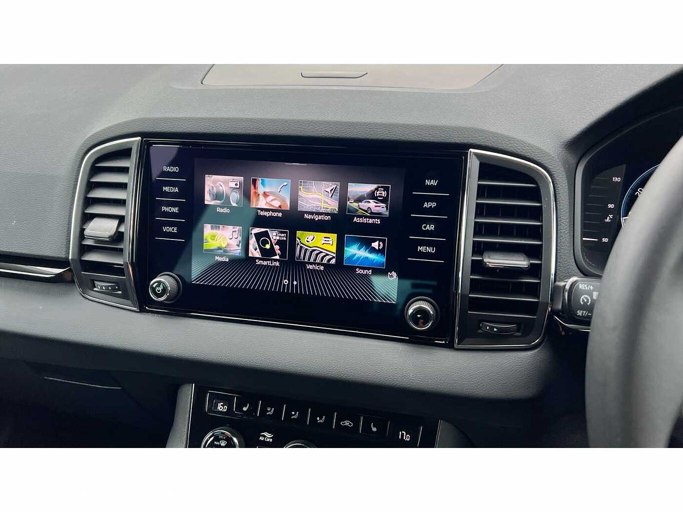 SKODA KAROQ 1.5 TSI SE L 5dr