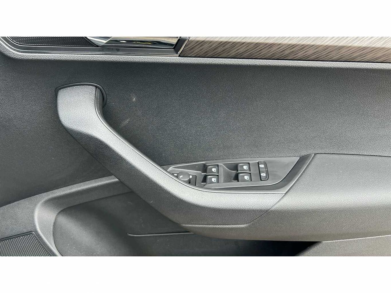 SKODA KAROQ 1.5 TSI SE L 5dr