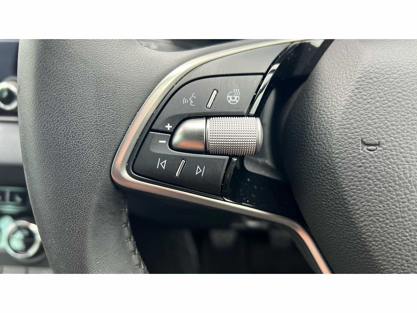 SKODA KAROQ 1.5 TSI SE L 5dr