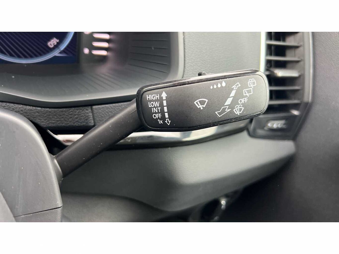 SKODA KAROQ 1.5 TSI SE L 5dr