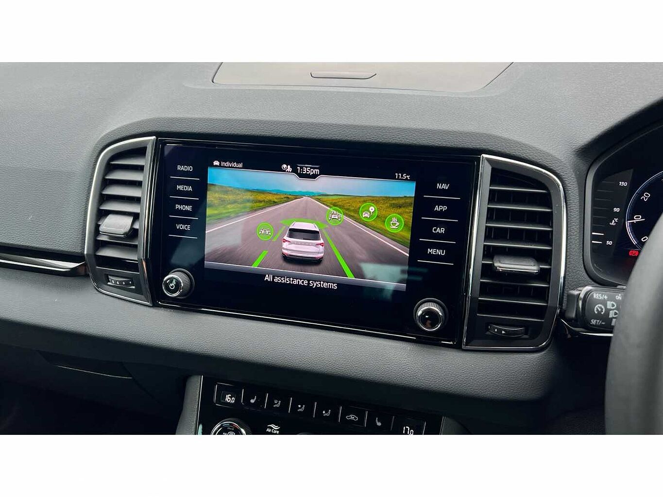SKODA KAROQ 1.5 TSI SE L 5dr