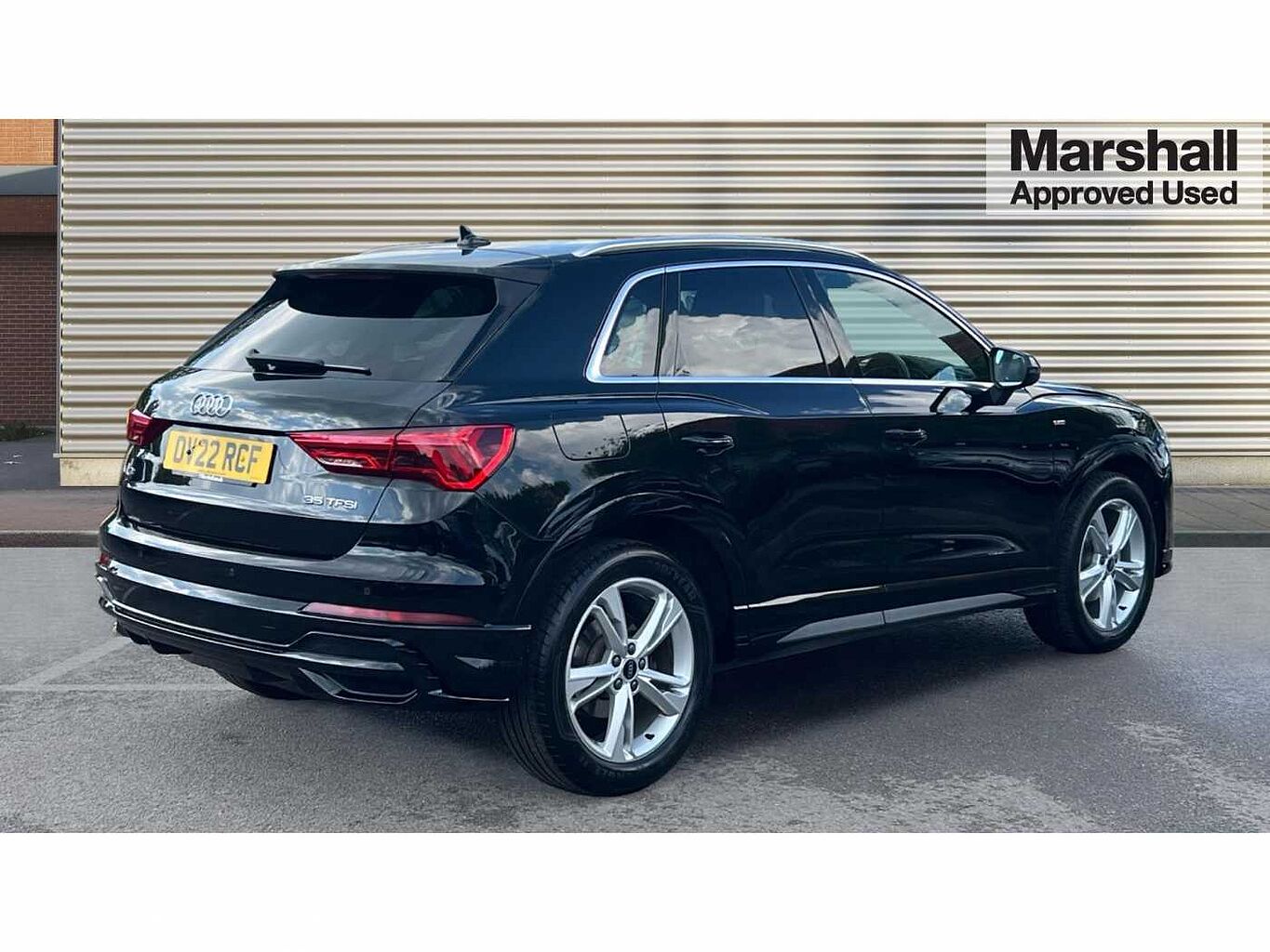 Audi Q3 1.5 35 TFSi (150ps) S Line (s/s) S Tronic