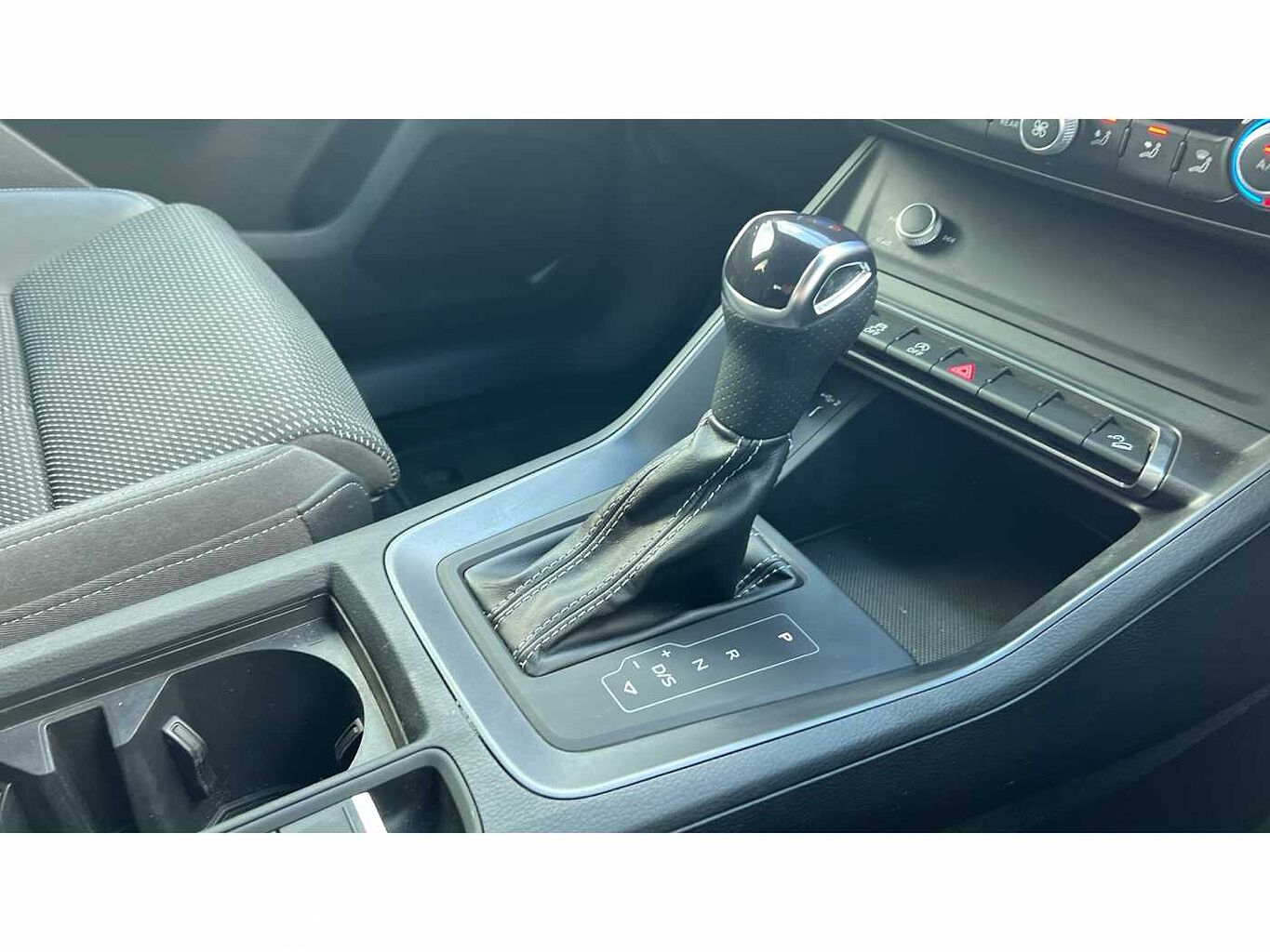 Audi Q3 1.5 35 TFSi (150ps) S Line (s/s) S Tronic