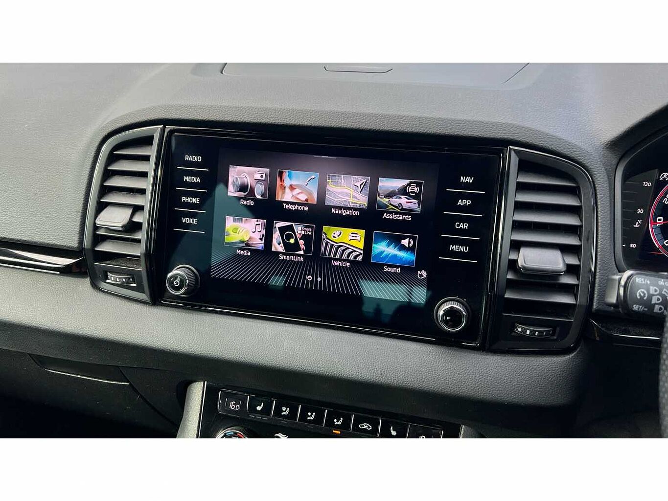 SKODA Karoq SUV 1.5 TSI (150ps) SportLine ACT