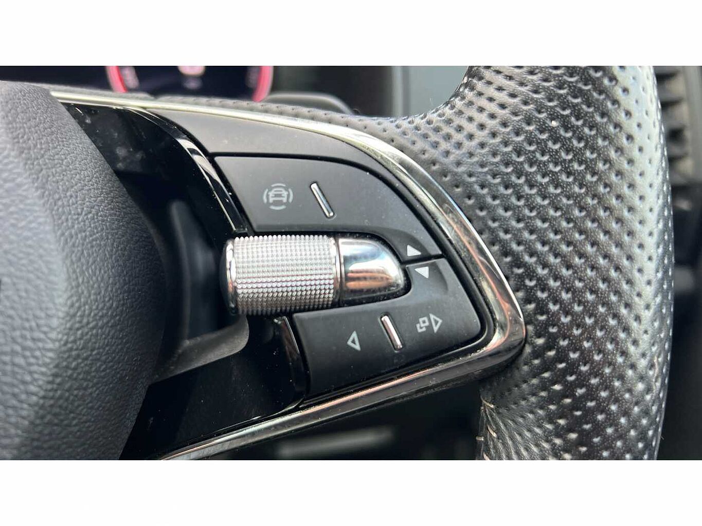 SKODA Karoq SUV 1.5 TSI (150ps) SportLine ACT