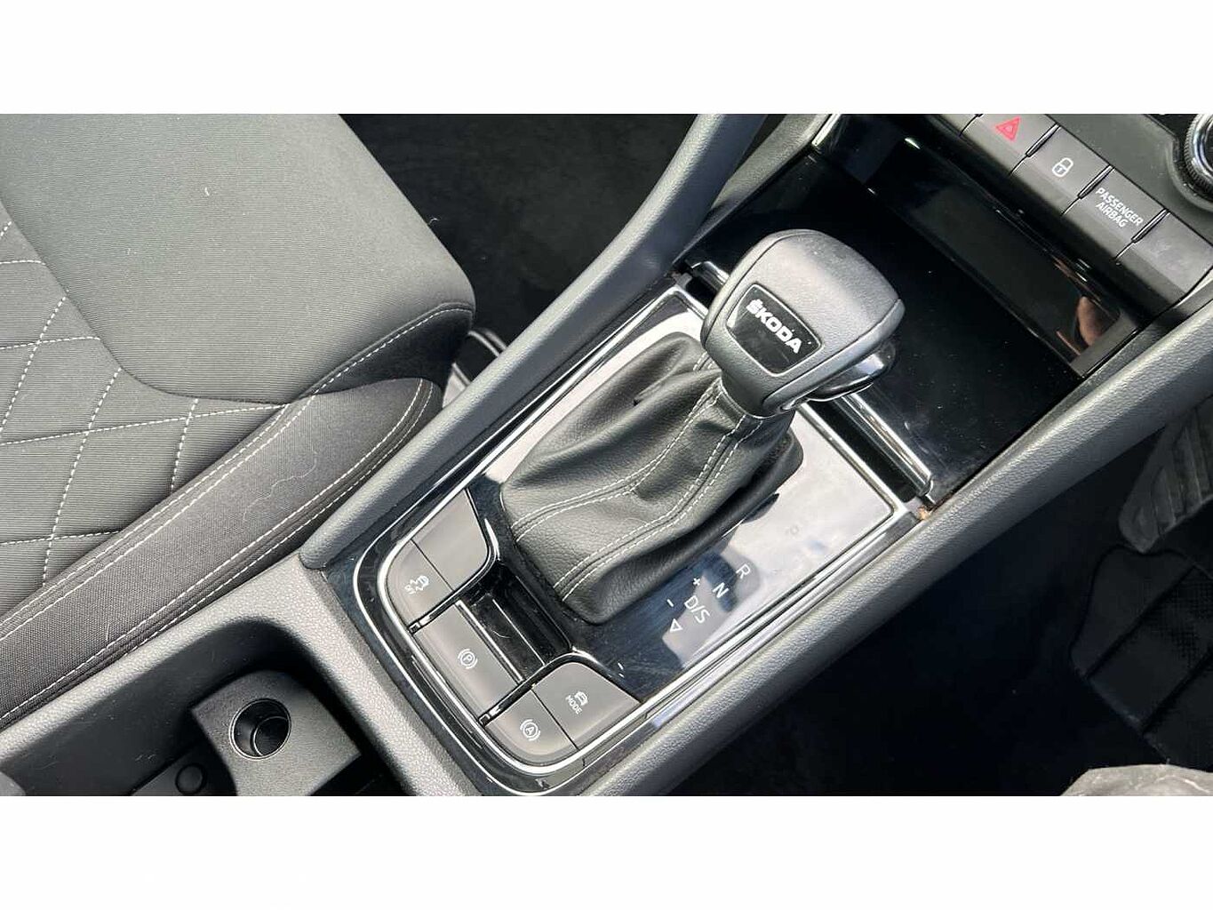 SKODA Karoq SUV 1.5 TSI (150ps) SportLine ACT