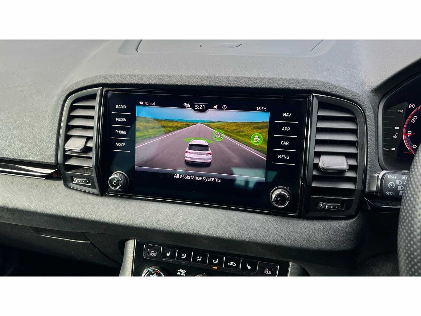 SKODA Karoq SUV 1.5 TSI (150ps) SportLine ACT