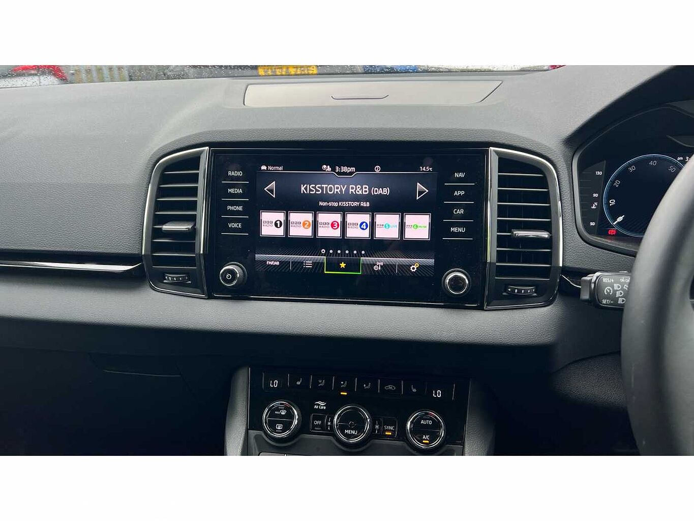 SKODA KAROQ 1.5 TSI SE L 5dr