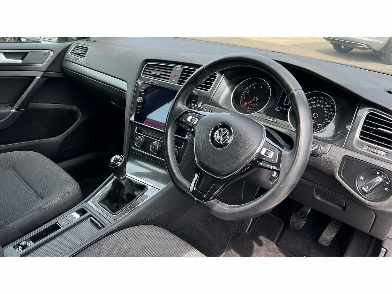 Volkswagen Golf MK7 Facelift 1.0 TSI SE Nav 110PS 5D