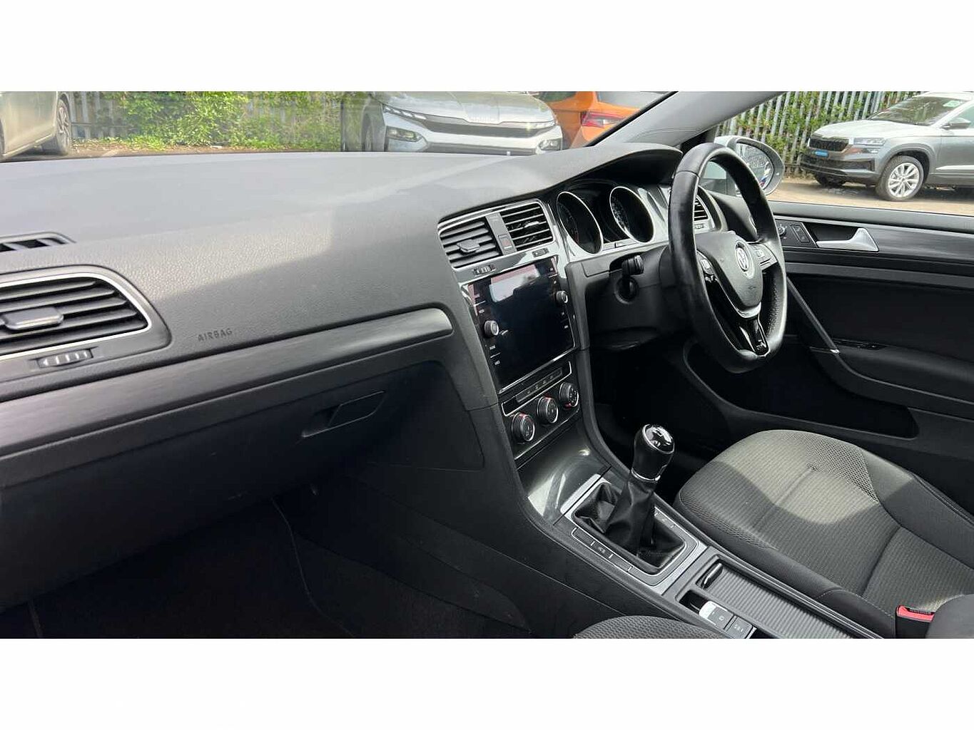 Volkswagen Golf MK7 Facelift 1.0 TSI SE Nav 110PS 5D