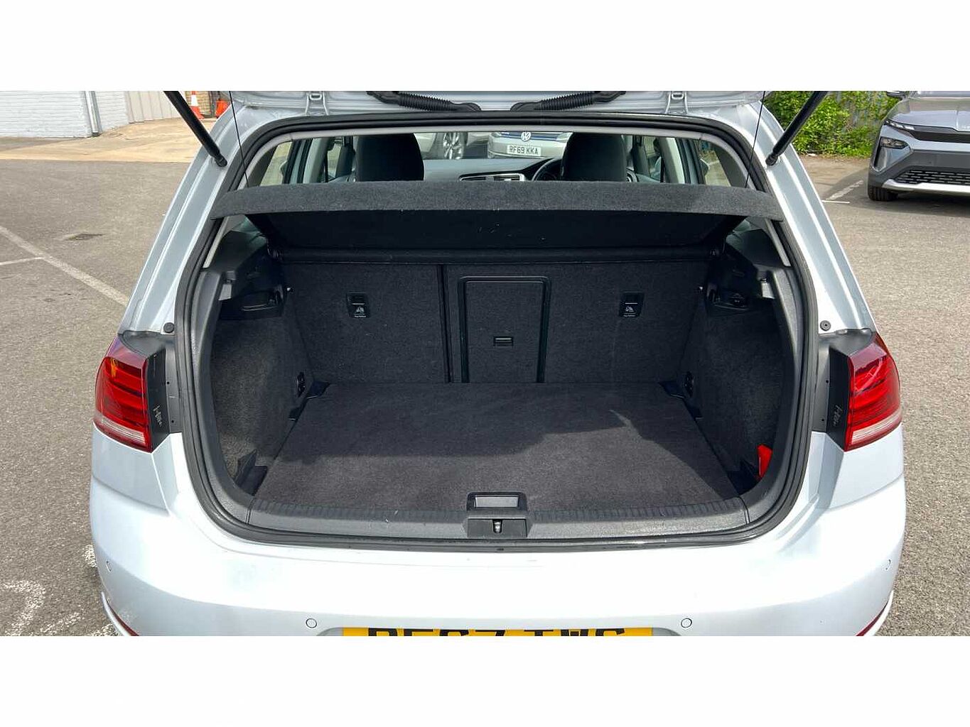 Volkswagen Golf MK7 Facelift 1.0 TSI SE Nav 110PS 5D