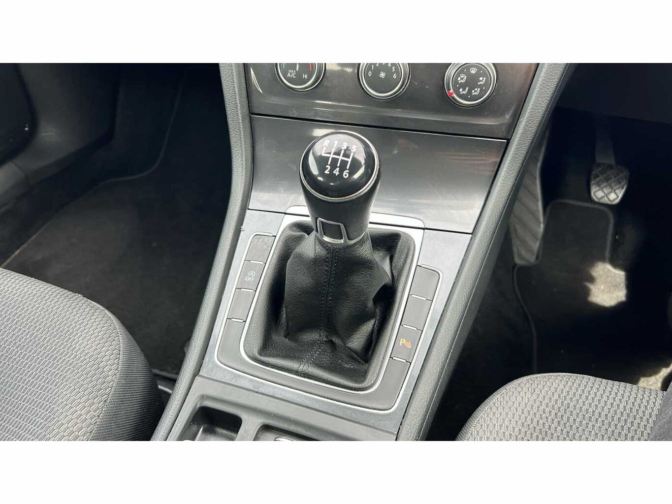 Volkswagen Golf MK7 Facelift 1.0 TSI SE Nav 110PS 5D