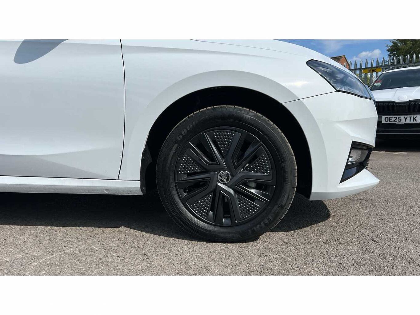 SKODA FABIA 1.0 MPI 80 Colour Edition 5dr